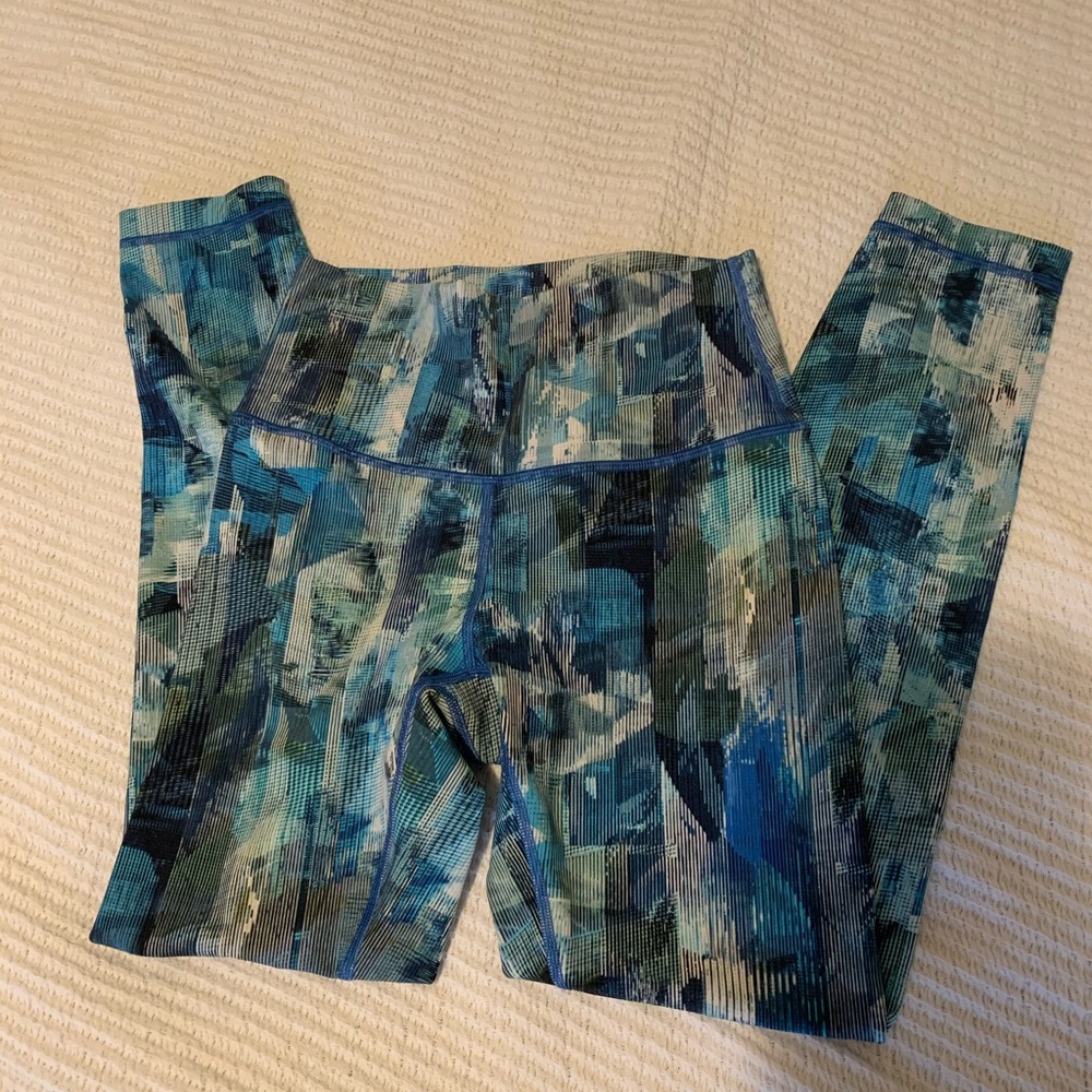 Lululemon Wonder under High size 4